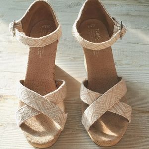 TOMS Women's "Strappy Wedge" Diamond Sandal